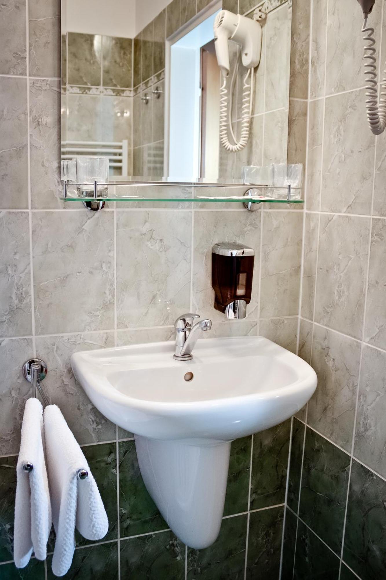 Hotel Palác Elektra Ostrava Kültér fotó